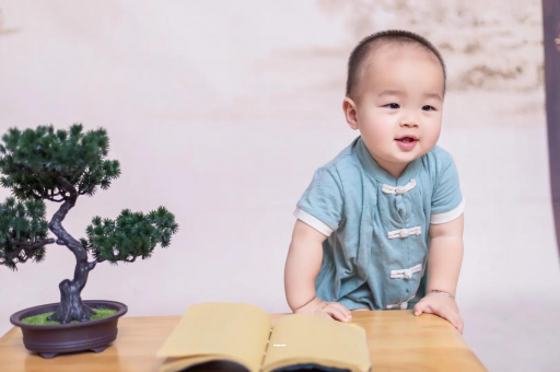榆林宝宝爱吐奶是什么原因